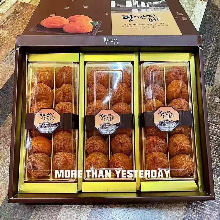 Korean-packed tomato cakes with a shivering erp erp-spring.