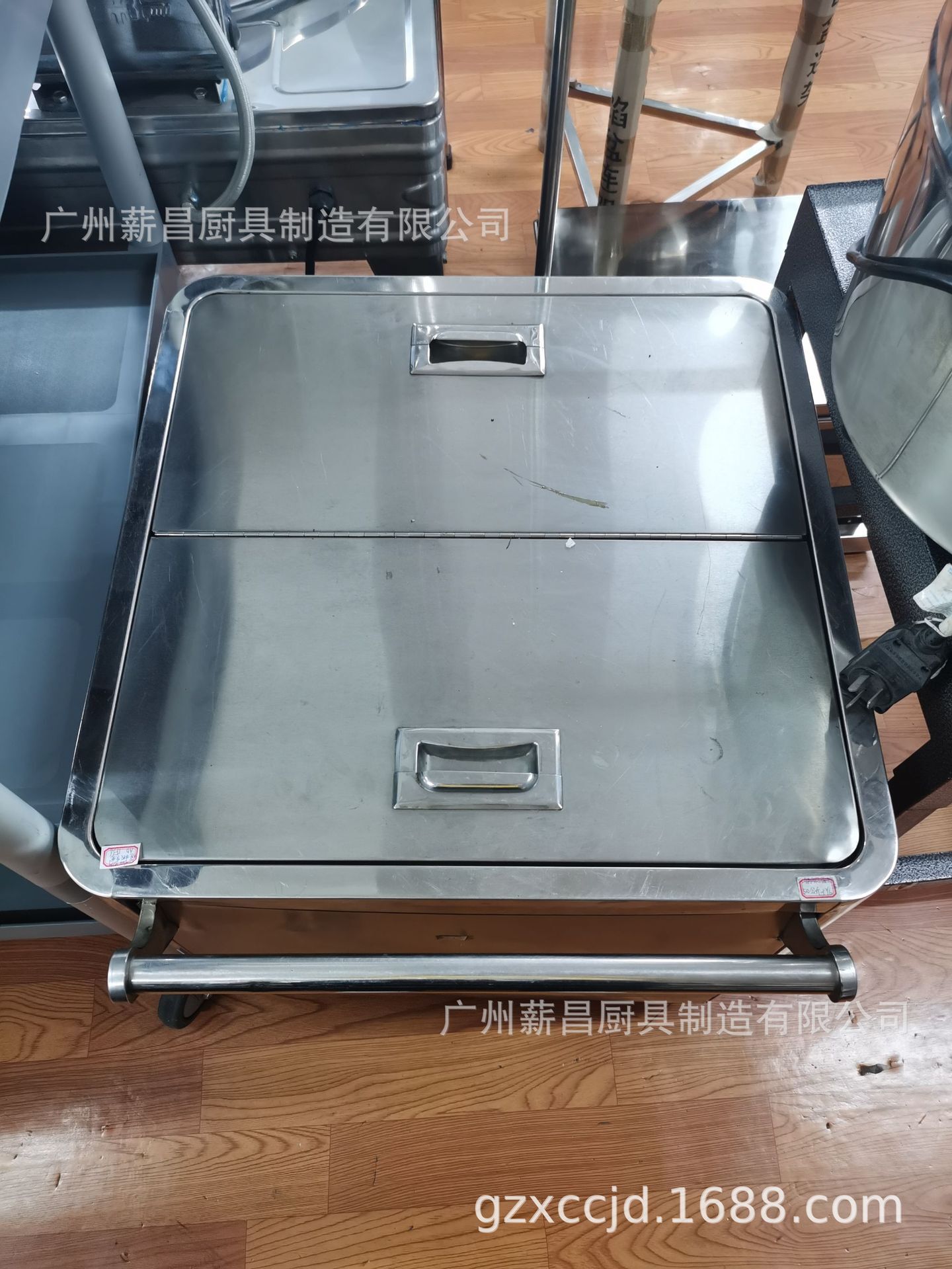 Trực tiếp bán xe tải bột không rỉ thép 50KG cho bột đường bốn bánh xe trong khách sạn nhà bếp