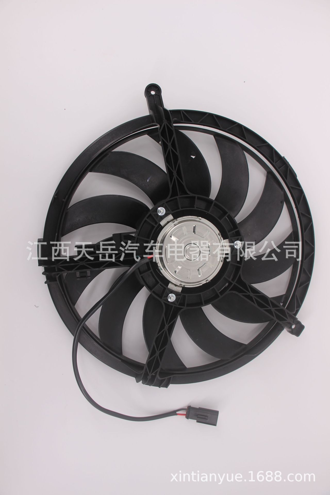 Đối với các nhà quản trị xe lipmini, một fan ít năng lượng là 177 W 1742754854