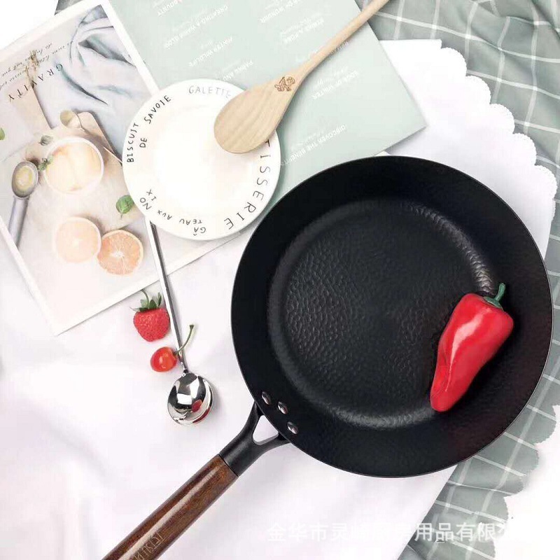 Cái chảo chiên bằng sắt của Nhật Bản không gắn cái chảo nào có thể trả được