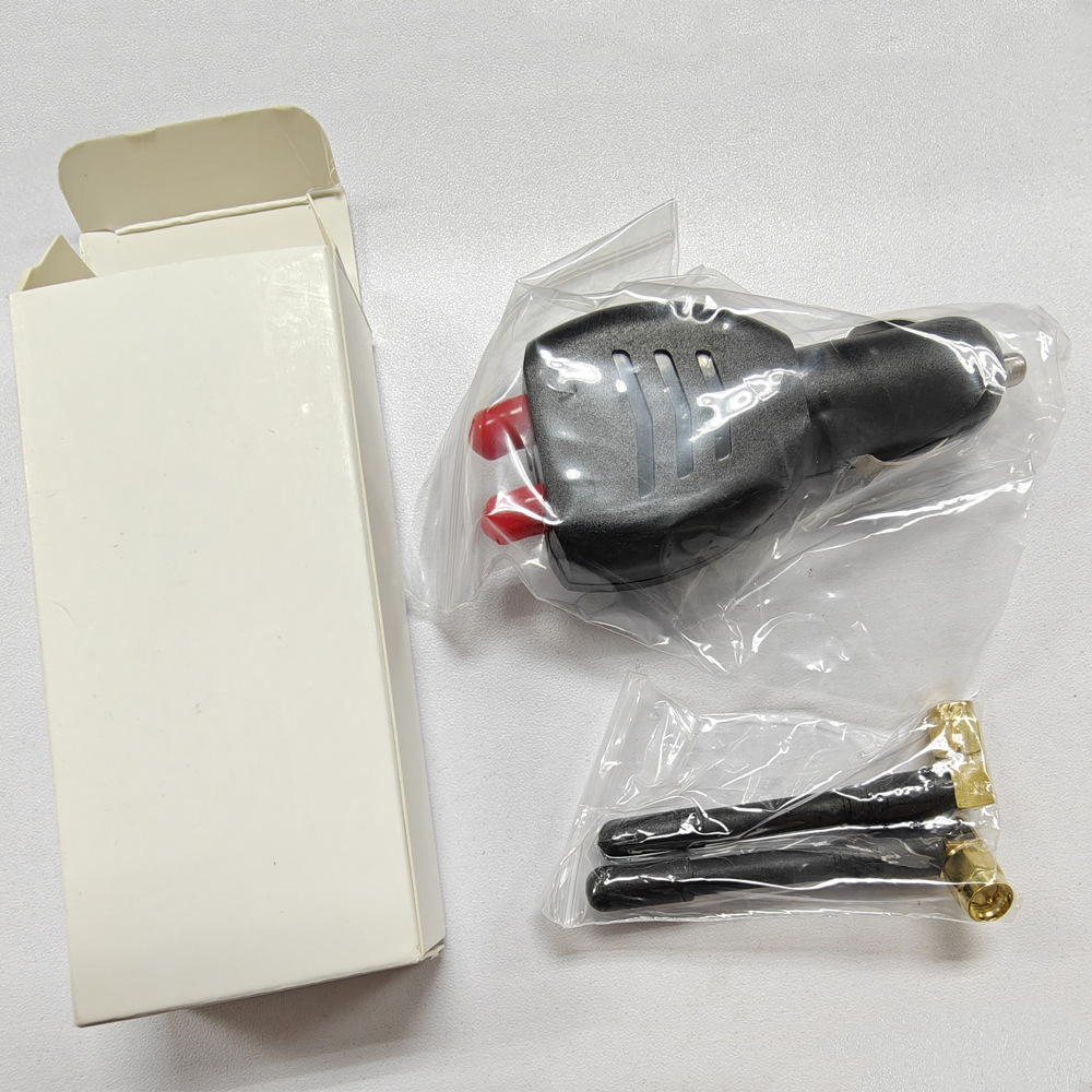 Nó là nguồn cung cấp trực tiếp cho 2 người hút GPS, 2 người hút thuốc 2 chiều, 2 người hút ăng-ten.
