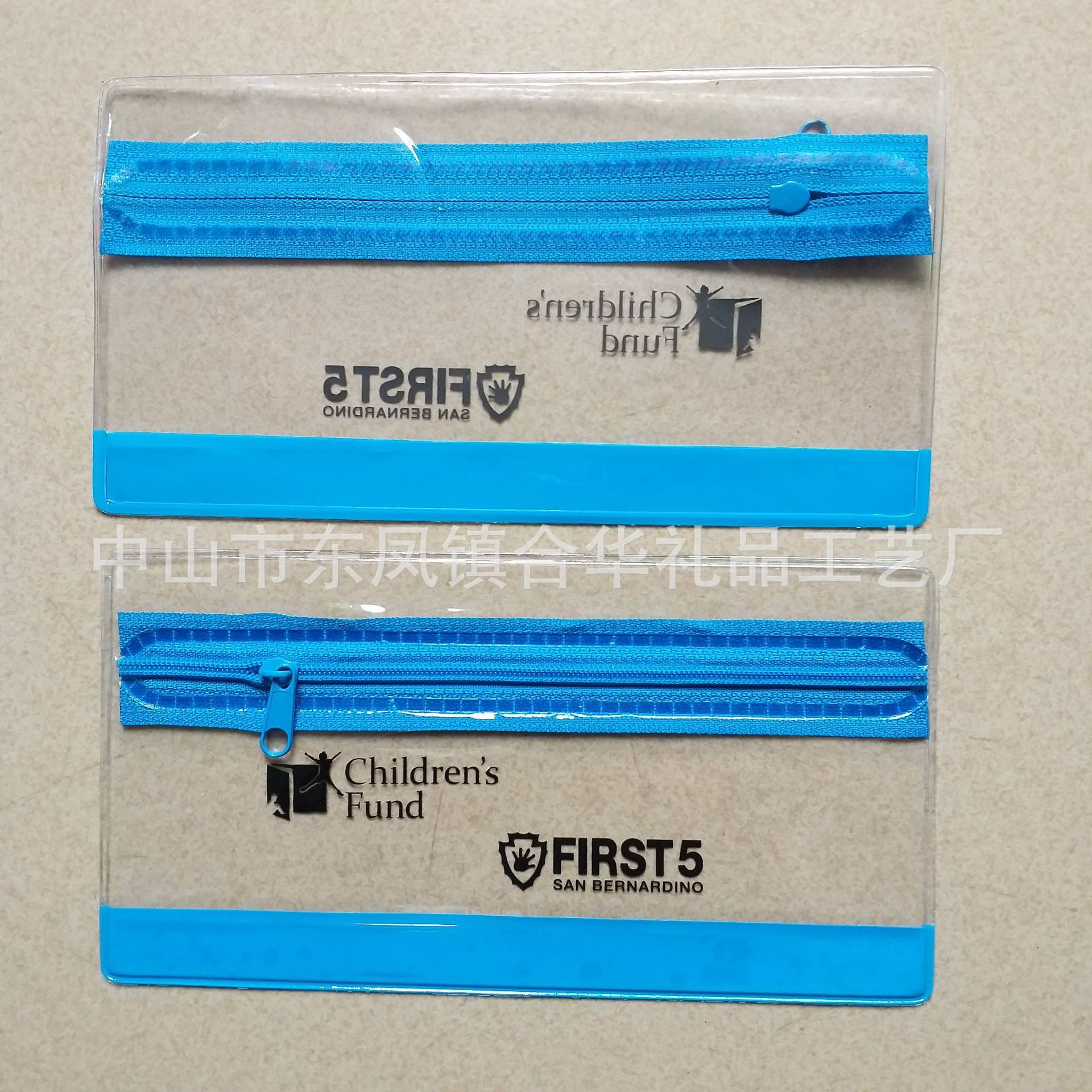 PVC transparency membrane exclusive zipper bags directly sold by the manufacturer.