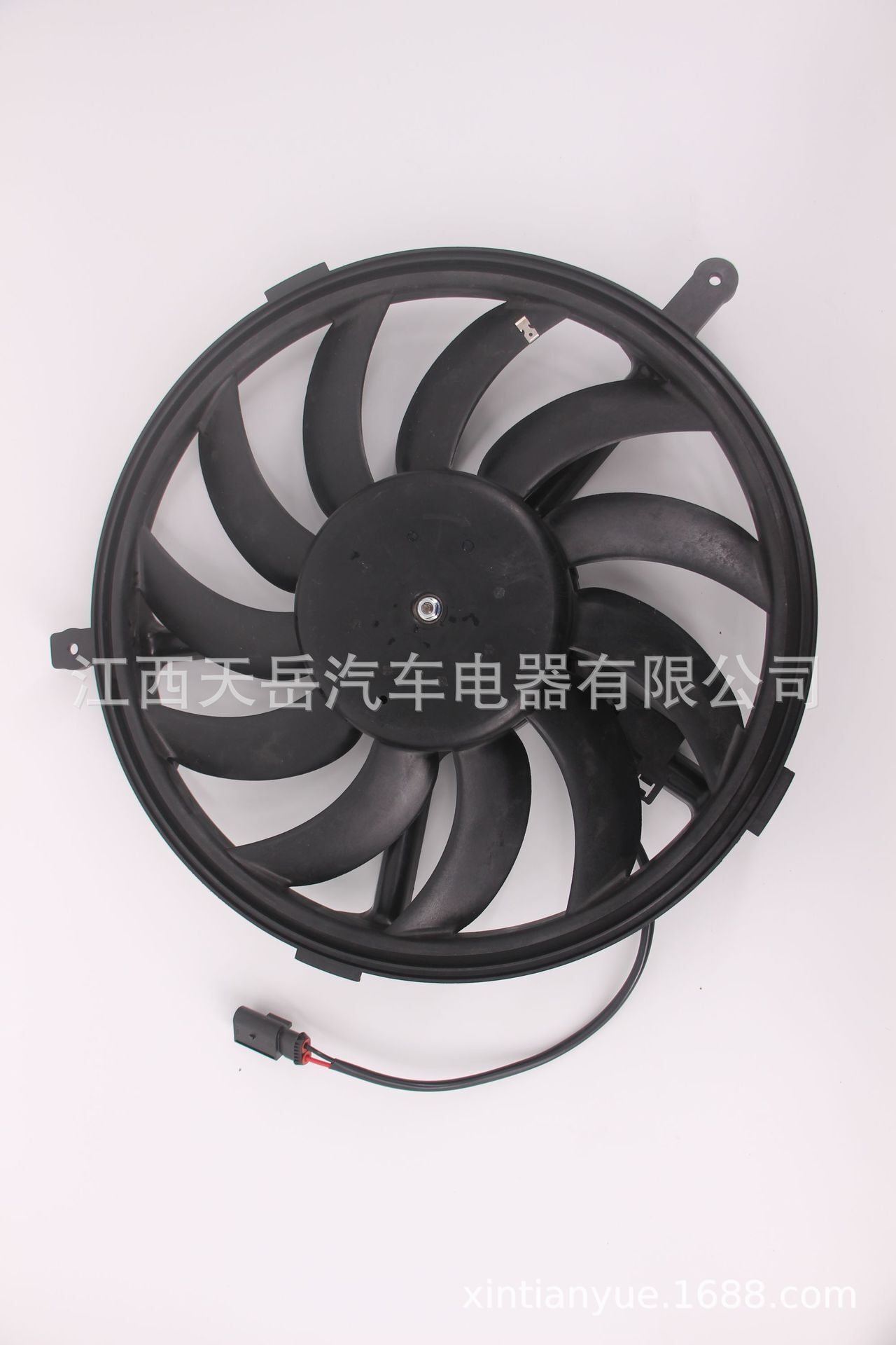 Đối với các nhà quản trị xe lipmini, một fan ít năng lượng là 177 W 1742754854