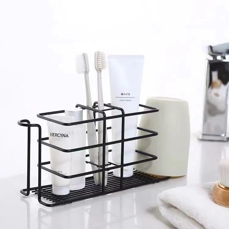 Tôi không cần phải đâm một cái lỗ trên bàn chải sắt.