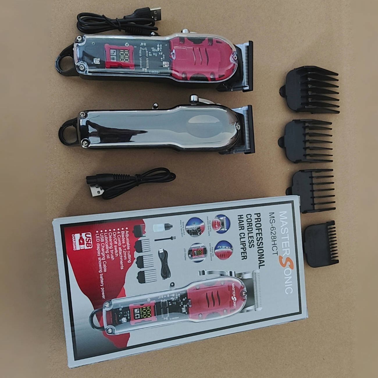 Điện cực trong suốt của thợ cắt tóc cạo râu bằng điện cực điện.