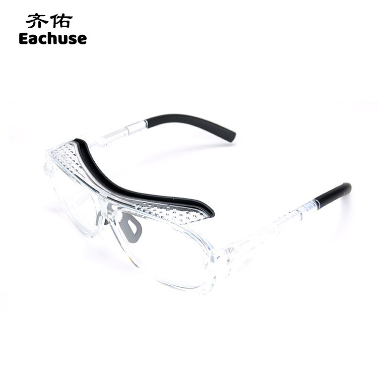 Ziyu's protection against impact and dust and fog eyeglasses can be fitted with near-sighted glasses.