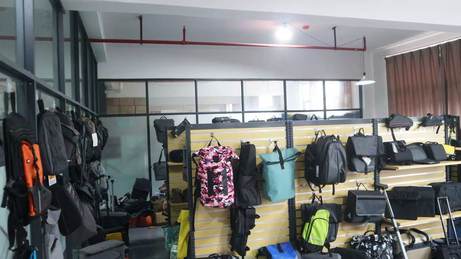 Công ty TNHH Sản xuất Vật tư Giải trí Sinoe, Thành phố Đông Dương