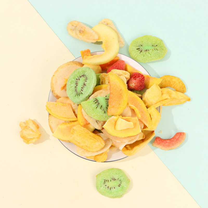 Recreational snacks for the wholesale distribution of sofa raw materials from a blend of ready-to-use fruit and dried fruit and vegetables