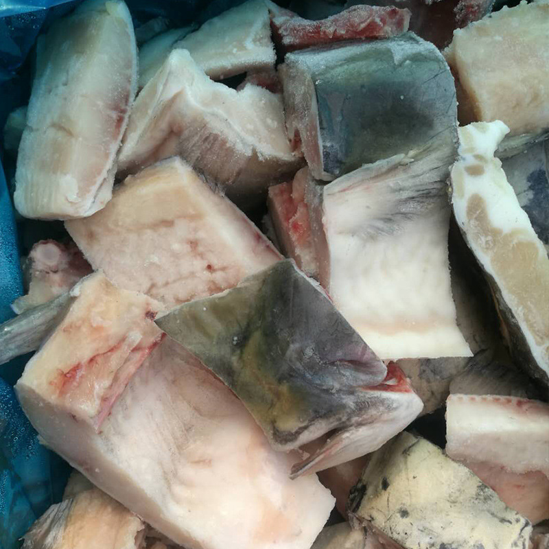 둥지는 냉동하고 신선하고 신선하고 신선한 생선, 반제품, 소금 및 요리 식품입니다.