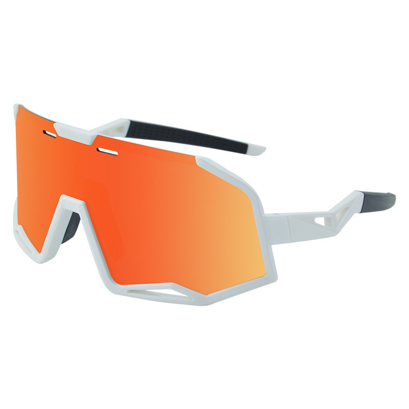 New cycling glasses are luminous and UV-proof.