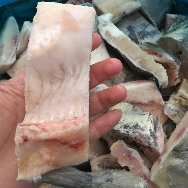 둥지는 냉동하고 신선하고 신선하고 신선한 생선, 반제품, 소금 및 요리 식품입니다.