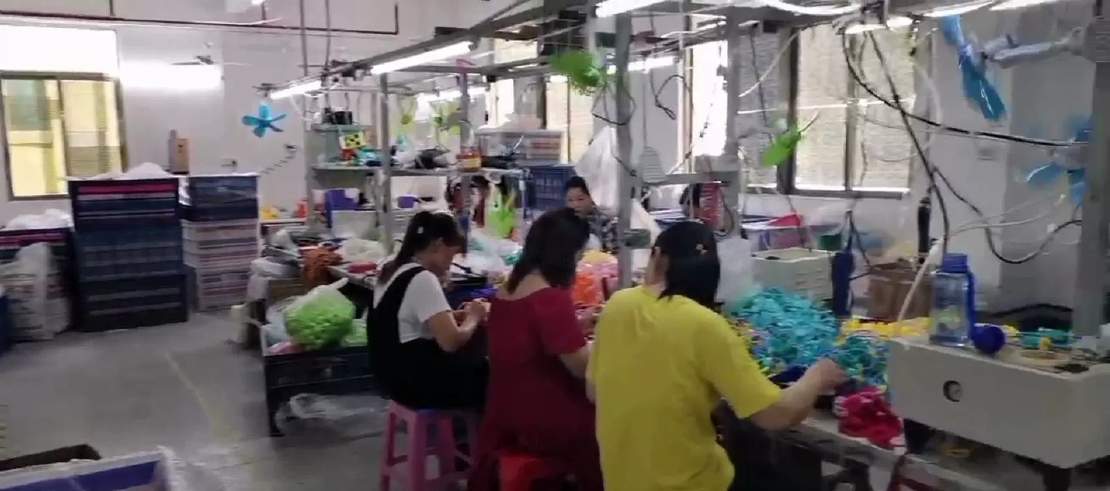 Sơn và xưởng in của Young-taek ở thành phố Luen Yui