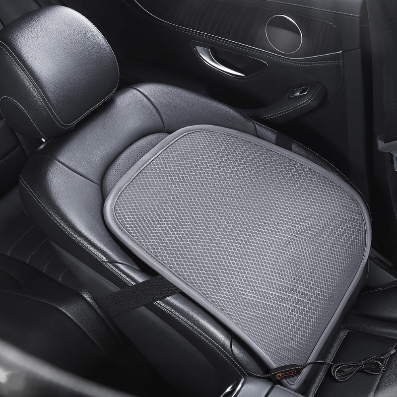 The car's waist is covered by a USB fan vent, a summer air-drive office seat on its back, a back mattress.