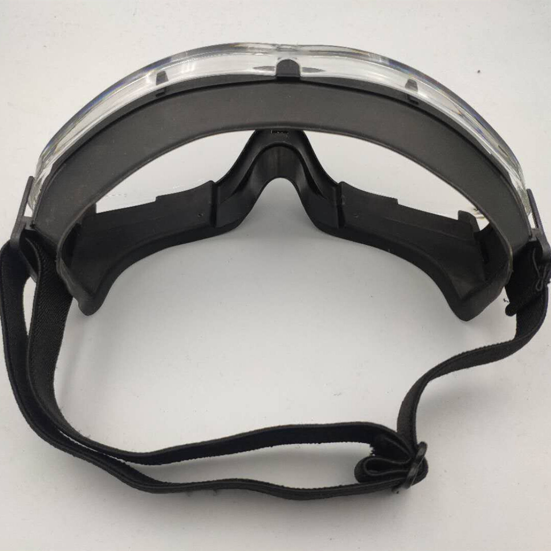 High-quality fogproof fire glasses.