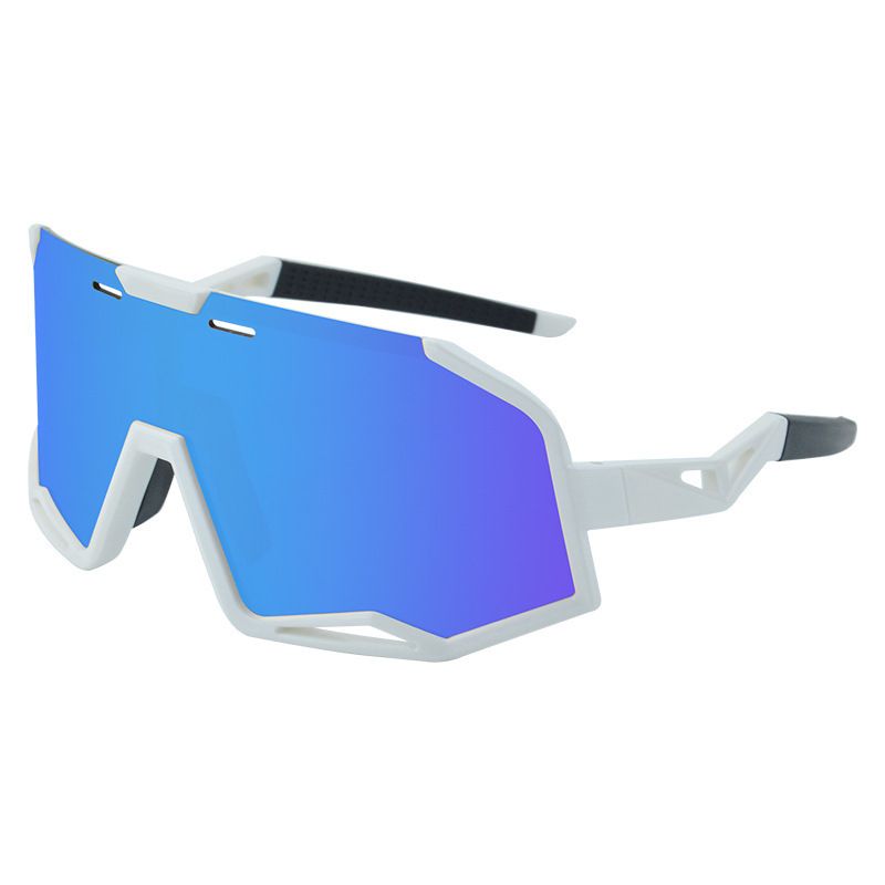 New cycling glasses are luminous and UV-proof.