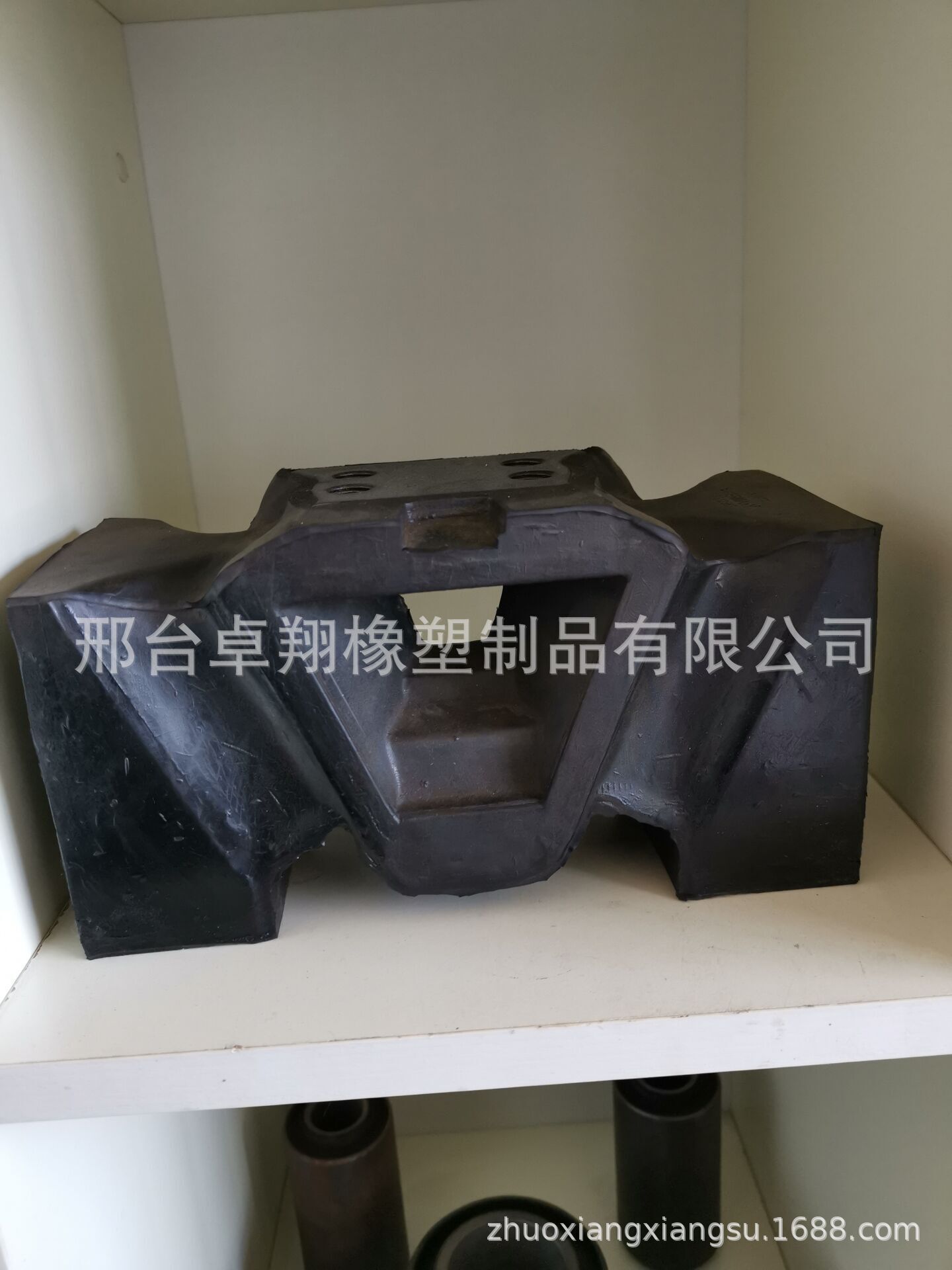 It's for the European heavy-card engine stand 0512681.