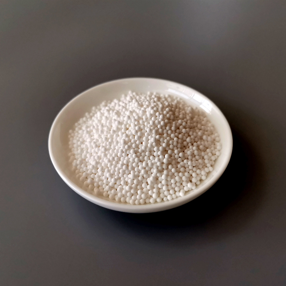 Aluminium oxide grinding with low-grade ceramic grinding balls.