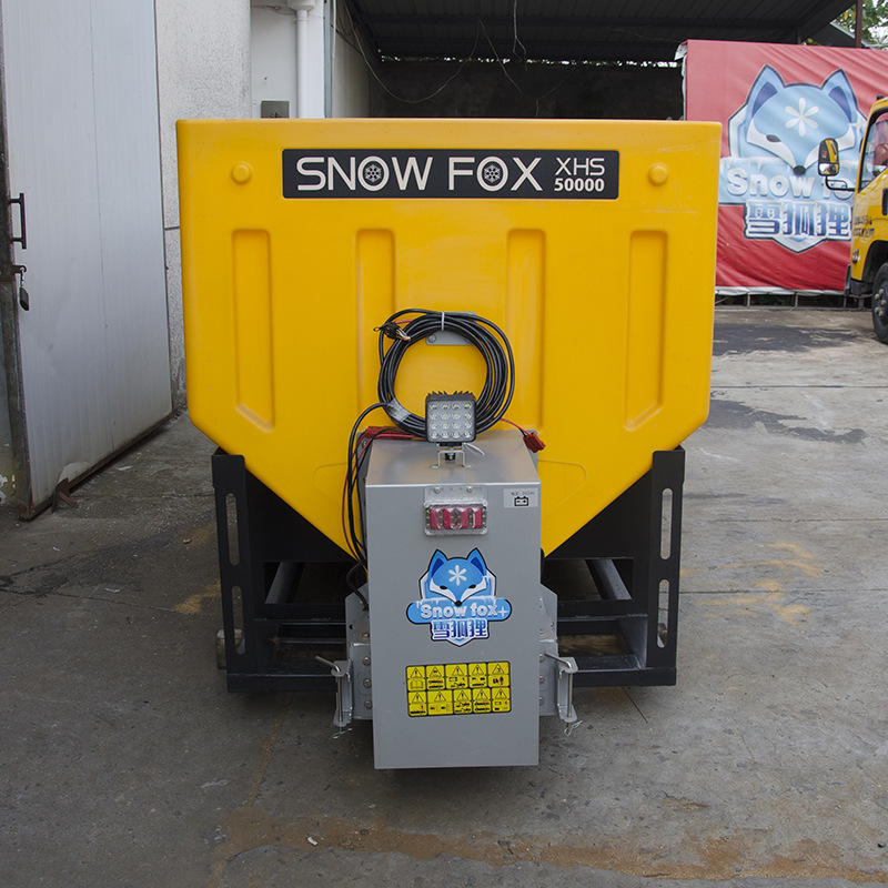 Customization of XHS-50000 polyethylene dispenser multi-purpose snow shoveling equipment for snow melt salt dispenser