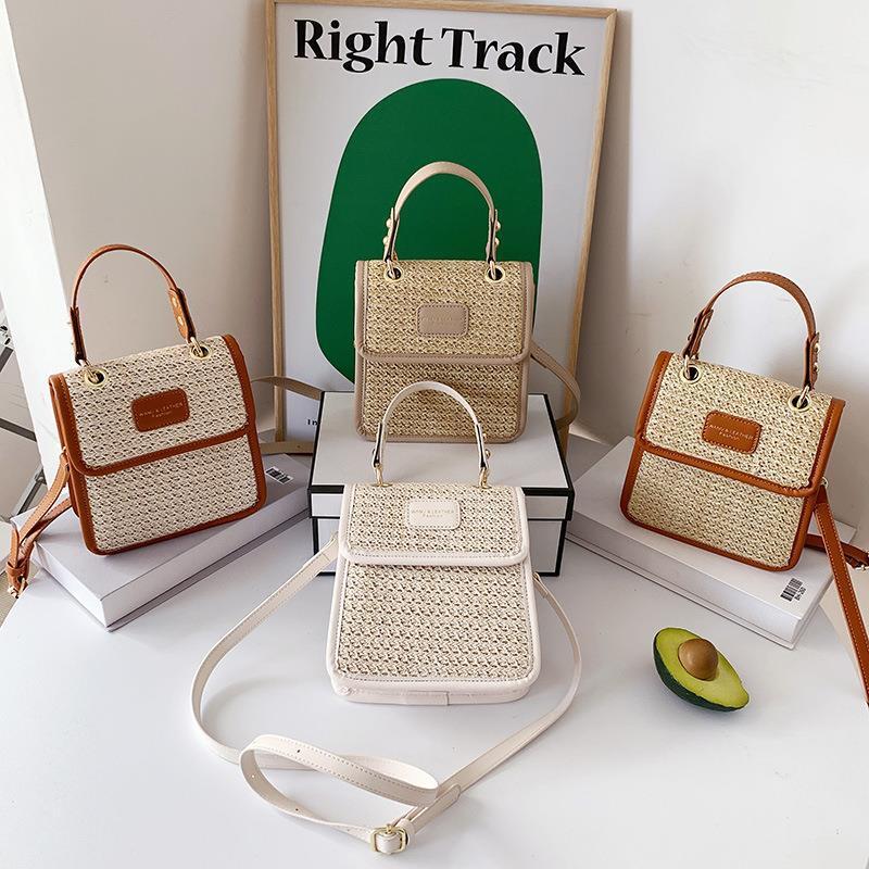 The new summer simplistic design of the small styling, one-shoulder-slashed, Korean handbag