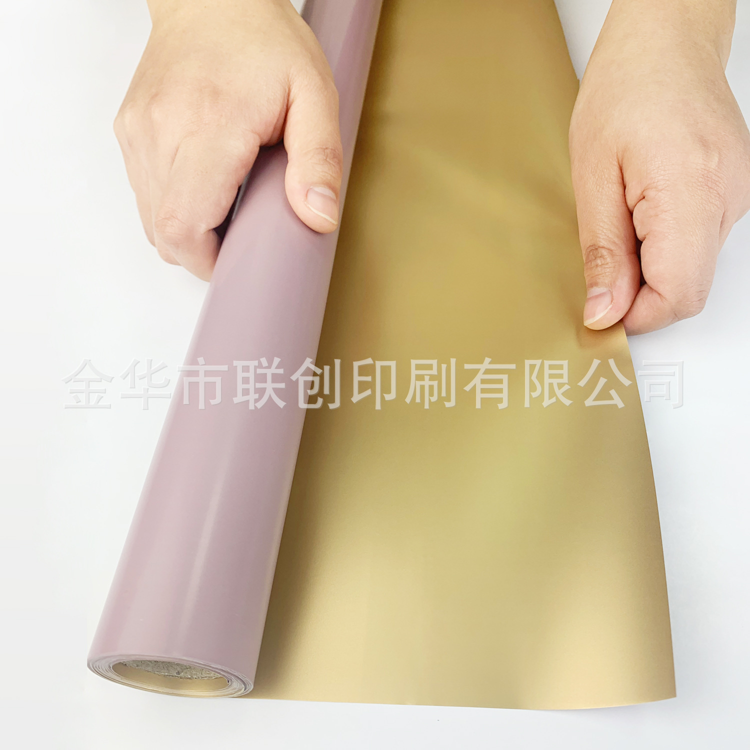 Set-to-produce Valentine's Day, double-sided Ouya Paper, roller-coated gold wrapper, roll-on flower wrapper.