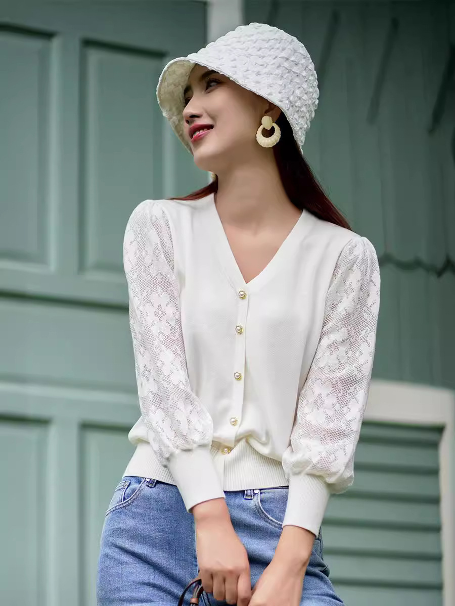 Lyser Fibres đến Eugen-Sart-Deep V-Sweats, 2024.