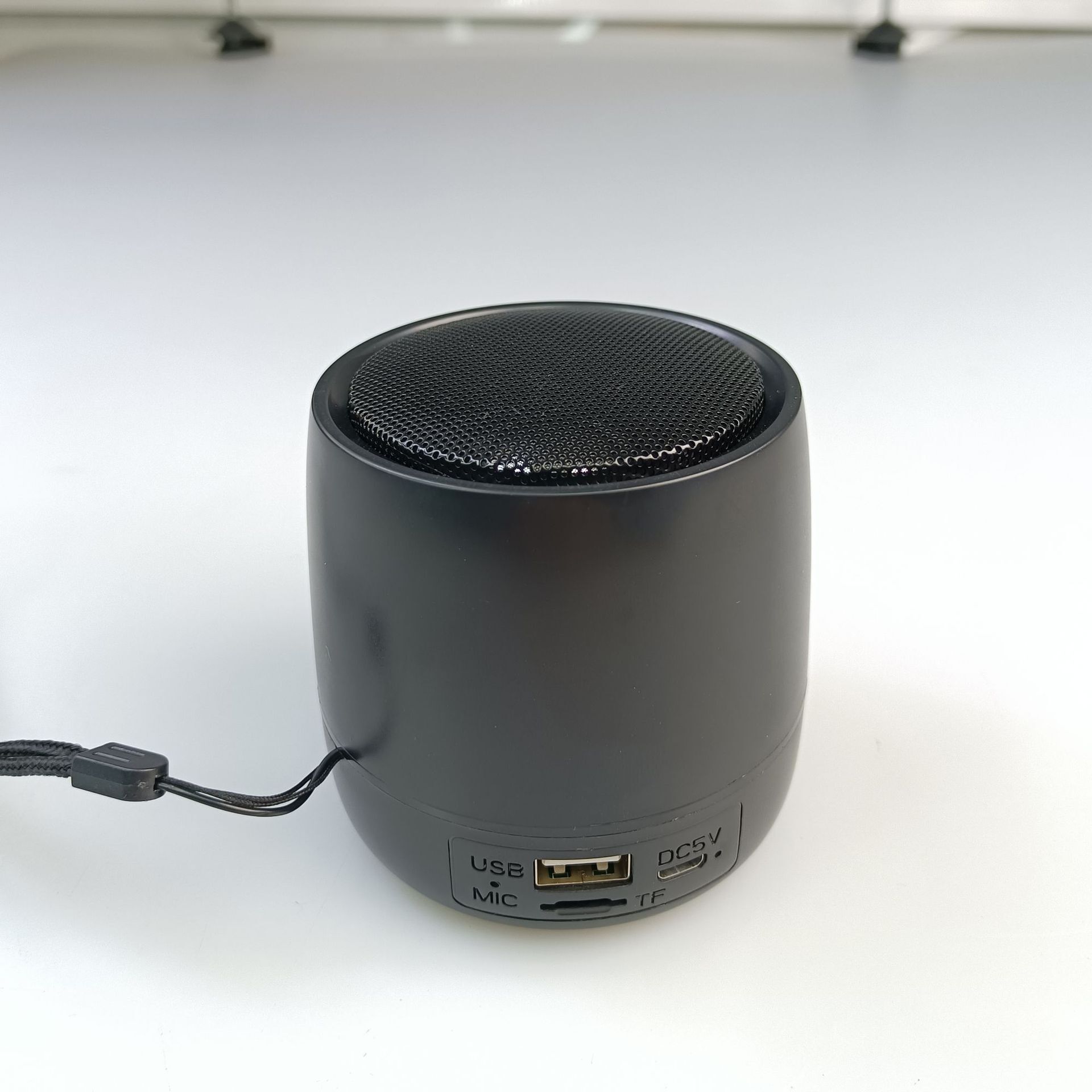 52MM sừng bass nặng FM tự động tìm kiếm trạm TF chơi âm thanh vô tuyến