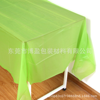 The Amazonian cross-border electrician thickened the PEVA table with 54 *108 inches of oil-covered colored party cloth.