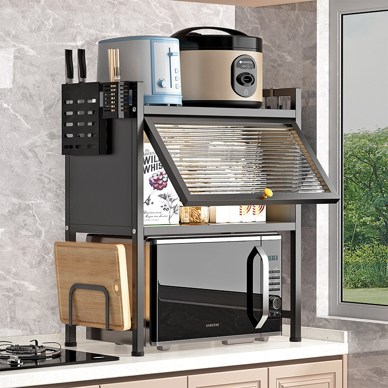 Đa chức năng trên bề mặt tủ vi sóng trong nhà bếp với tủ bếp và lò nướng chống bụi.