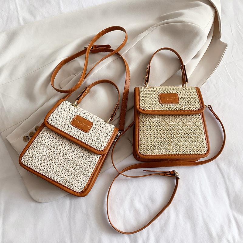 The new summer simplistic design of the small styling, one-shoulder-slashed, Korean handbag