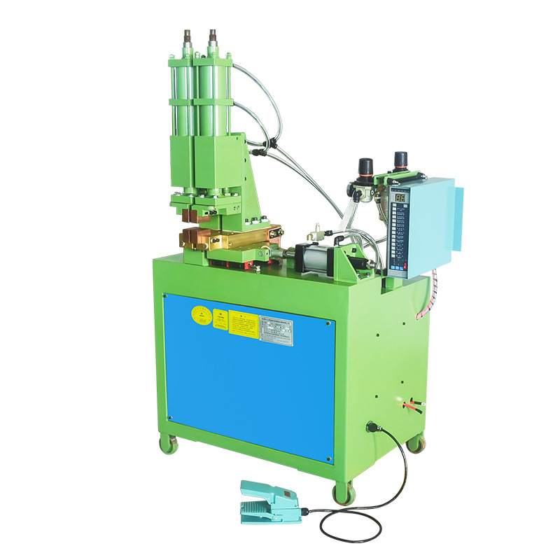 Vertical pressurization of welders, welder points, hardware welding equipment, automatic water cooling.