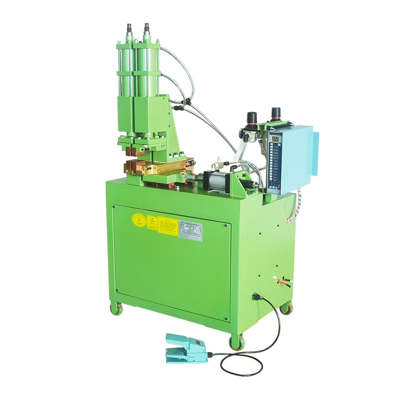 Vertical pressurization of welders, welder points, hardware welding equipment, automatic water cooling.