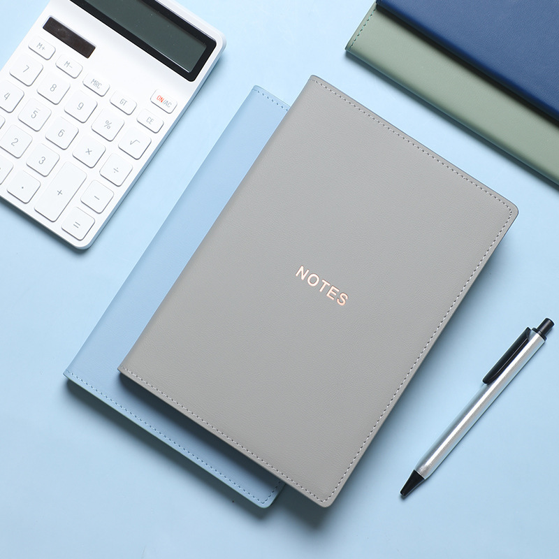 Sổ tay tiếng Anh Tạo ra 32k Business Office Journal với một cuốn sổ ghi chép PU bằng da với một logo