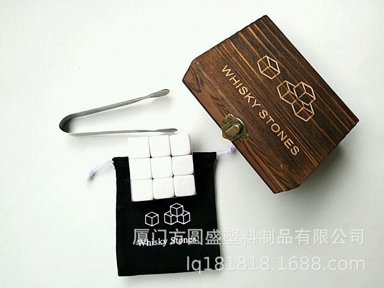 Hộp gỗ đẹp... whiskey đá trắng, thắt lưng lạnh.