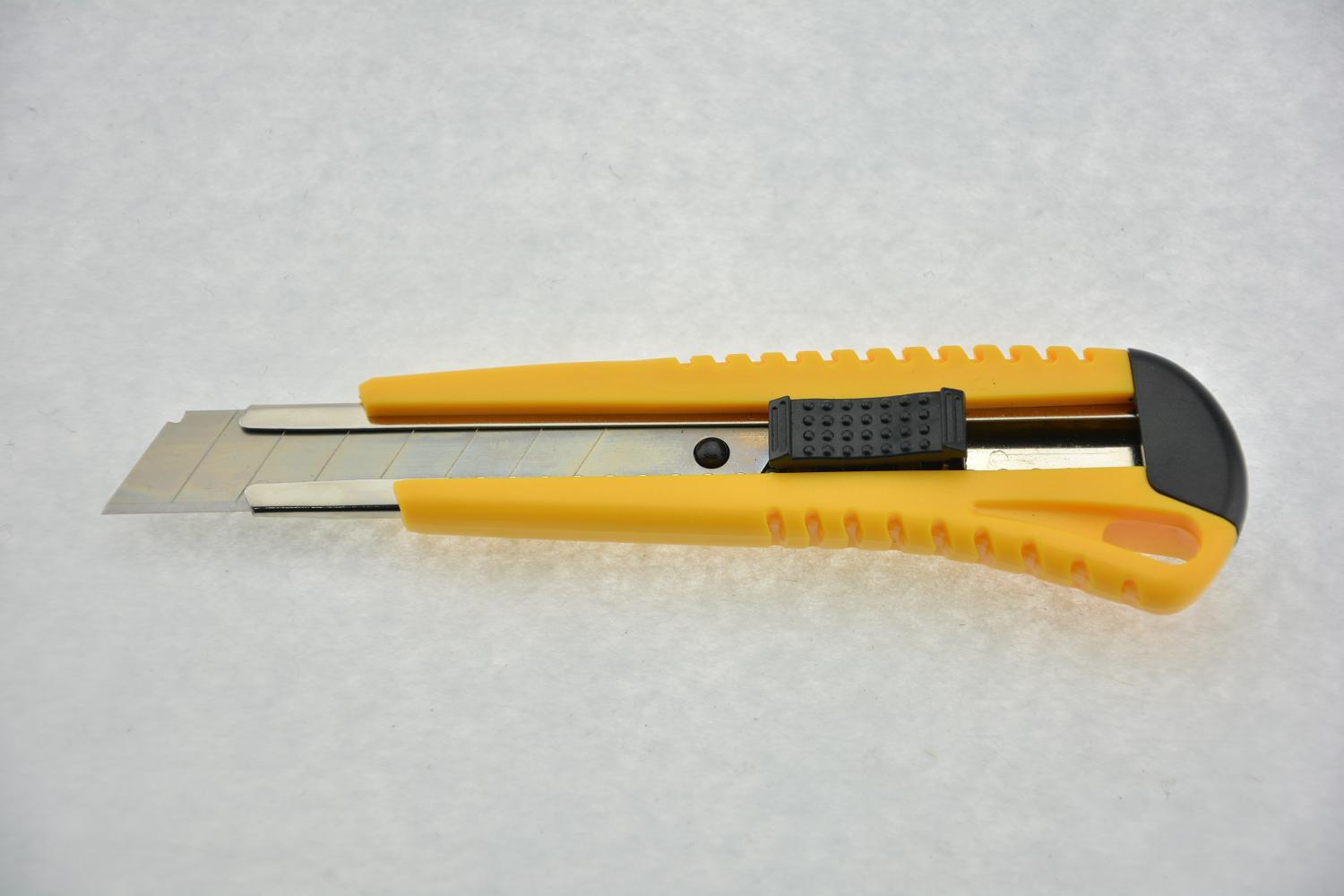 Artifact knife, 18MM wallpaper knife, folding knife, cutter, quality knife, plastic-manufacturing tool knife.