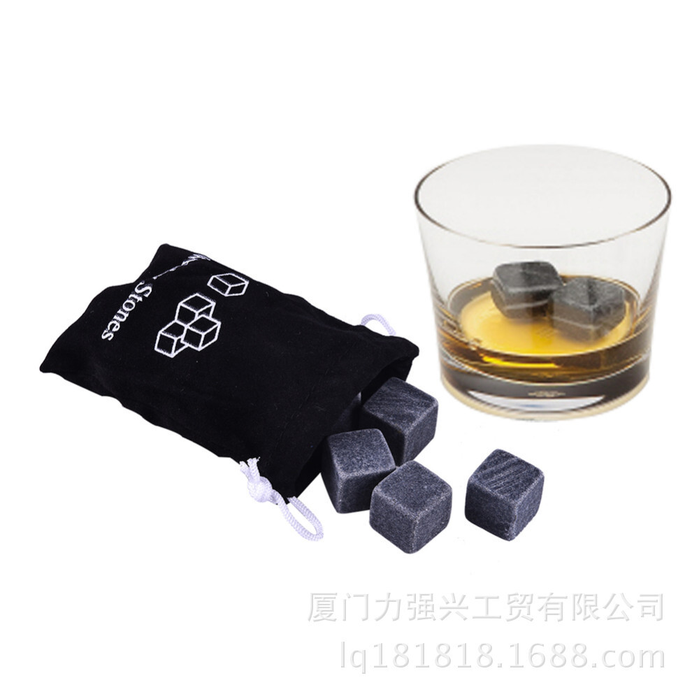 Đen chín túi nhung, đá whiskey, đá đá, đá lạnh.