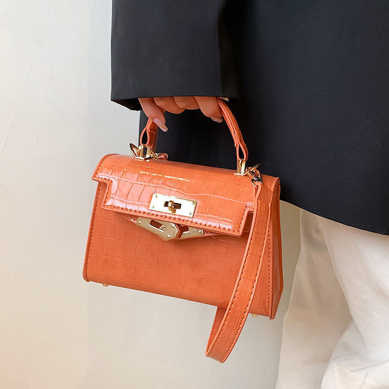 69B720 small bag girl, 2022 new twirling bag, stone-striped little bag, Kelly bag.