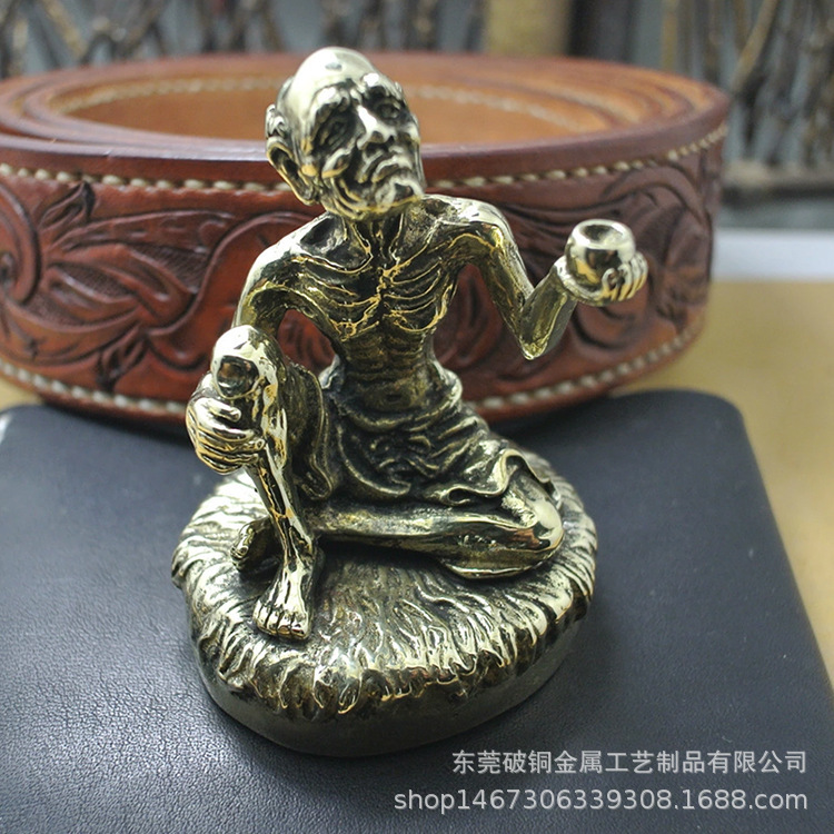 The manufacturer sells the Chinese family decorations for the brand-new copper-damol.