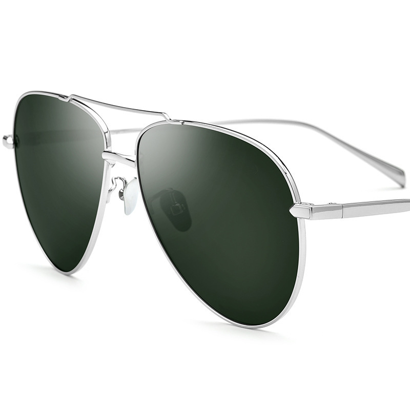 The new, super-purified titanium sunglasses are the same for men and women as the B titanium sunglasses.