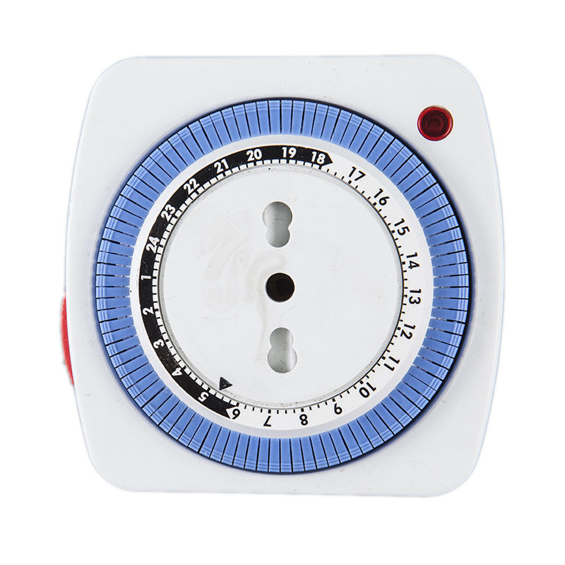 Italian mechanical timer plug-in.