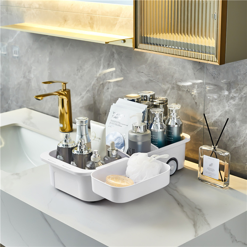 Trong nhà bếp và trong bồn rửa, một cái kéo với một con trượt và một cái tủ chứa nhiều mục đích.