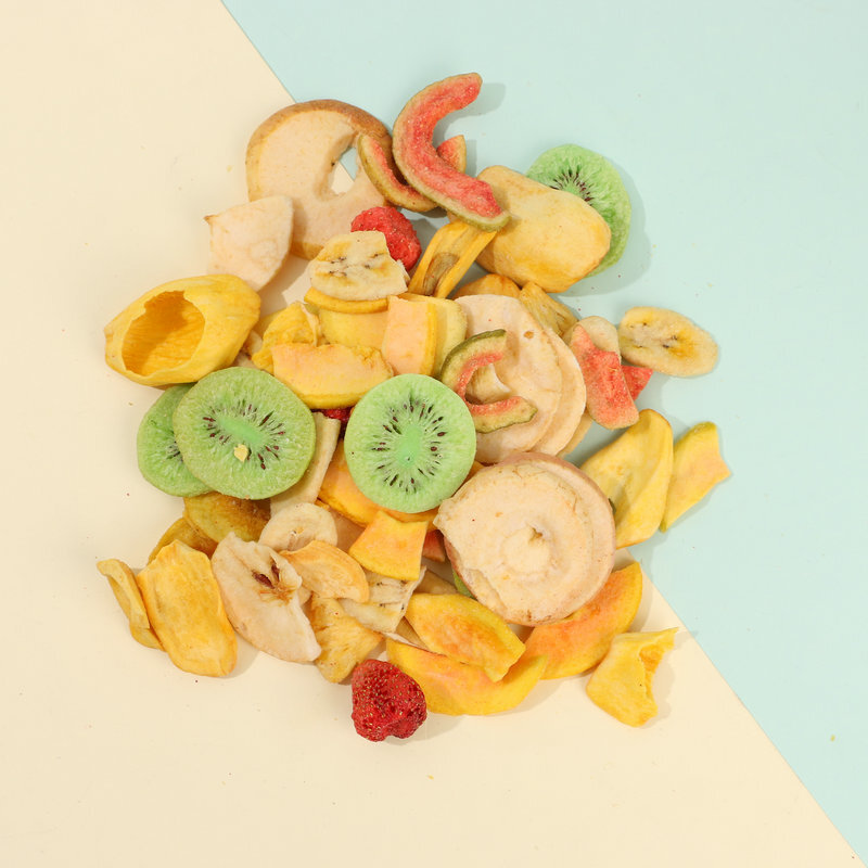 Recreational snacks for the wholesale distribution of sofa raw materials from a blend of ready-to-use fruit and dried fruit and vegetables