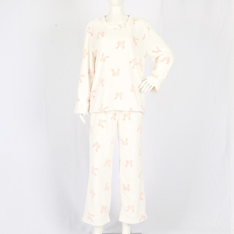 Đó là một lựa chọn cho một nhà máy để bán một bộ đồ pyjama với một bộ váy nhà dày.