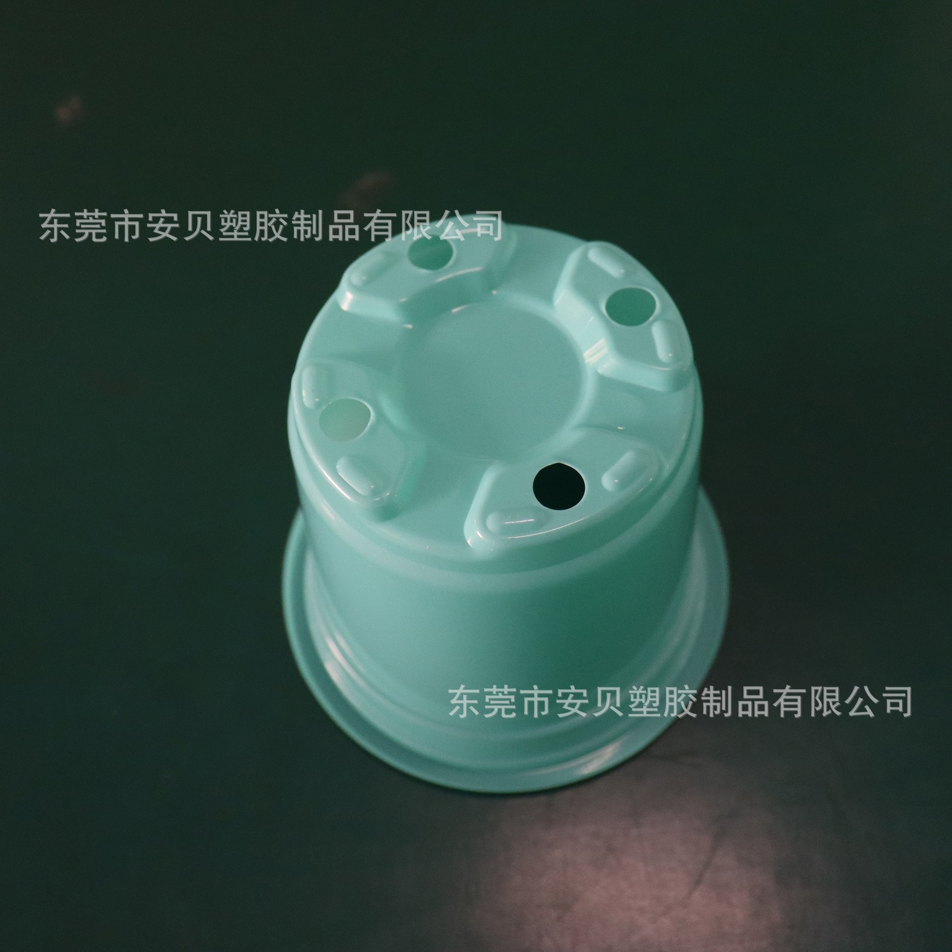 Những chiếc cốc trồng tia tán xạ trong suốt của những thùng có nhiều chất dinh dưỡng được tùy chỉnh