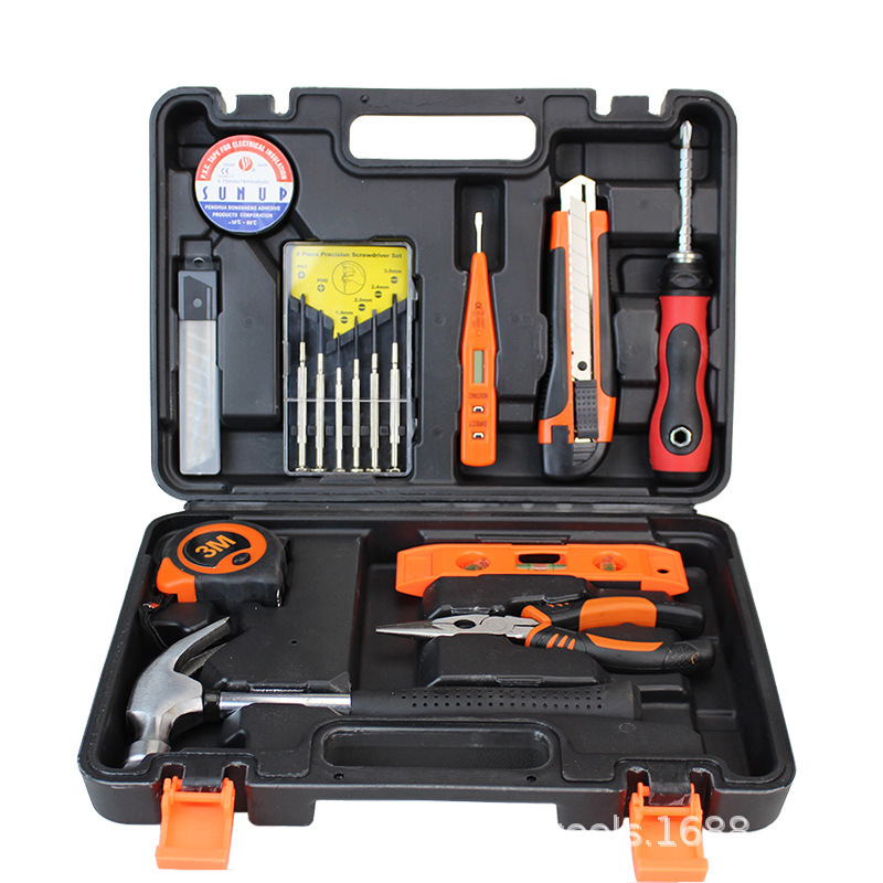 A package of 13 hardware kits, a combination of manual kits, maintenance of carpenters, and a suite.