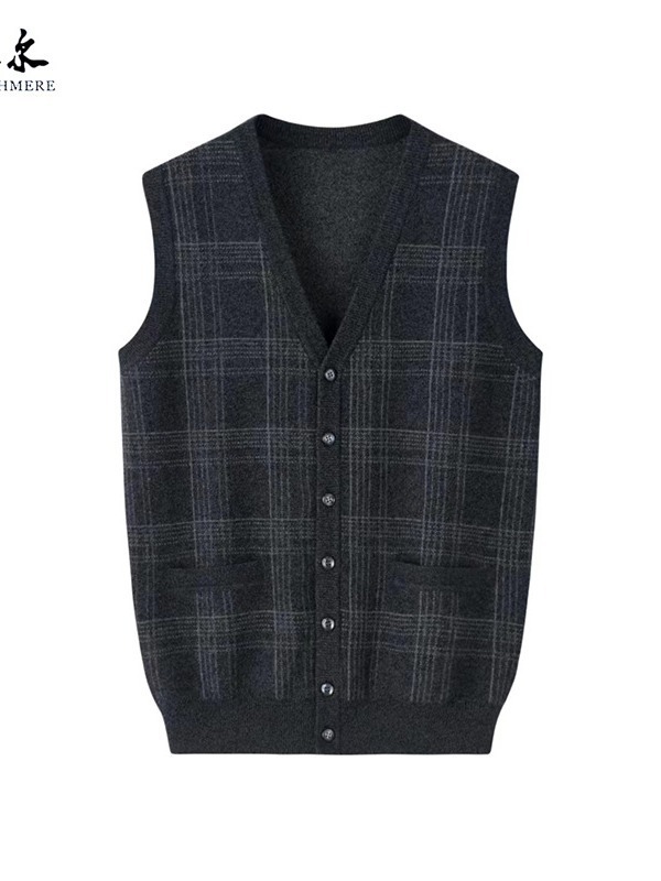 In the new spring and autumn, the old man's vest was 100, and the pocket V was wearing a shirt and a vest.