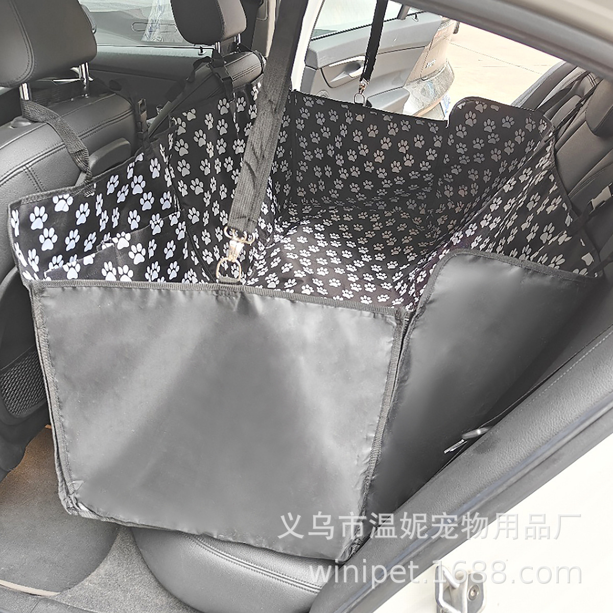 Phòng bệnh phía sau xe tải.