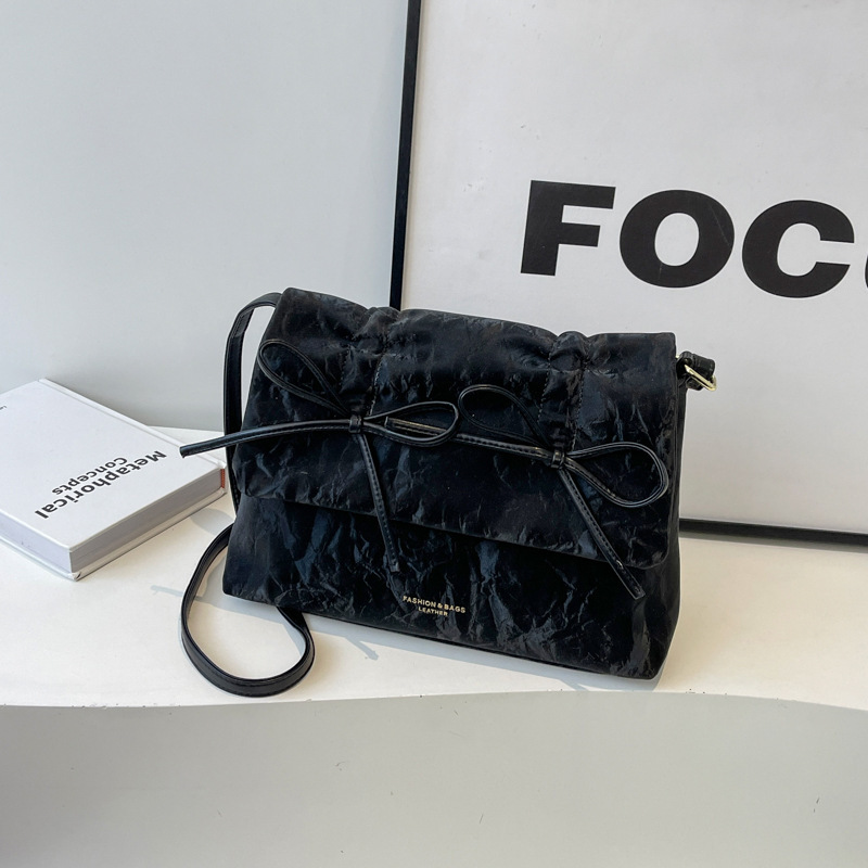 A simple air-recreational one-shoulder bag for a 2024 new large-capacity summer commuting kit
