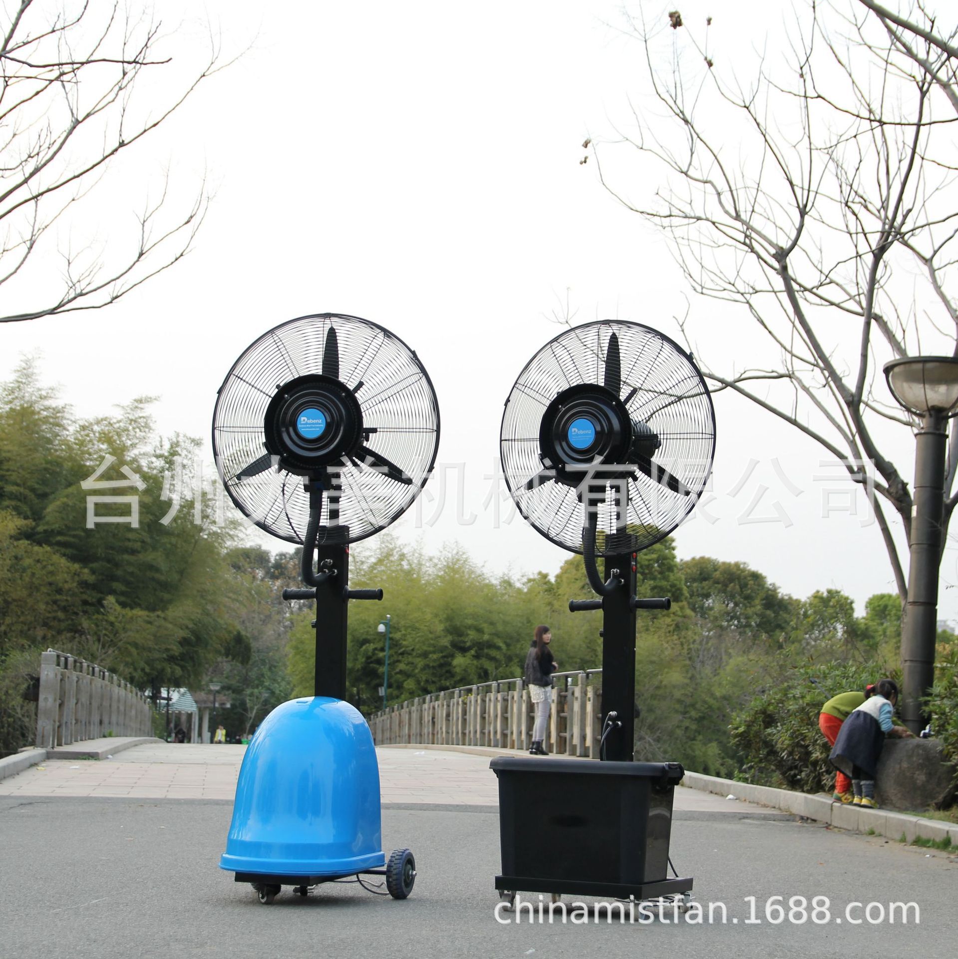 Những người hâm mộ công nghiệp 30 inch được phun ra ngoài với sương mù ẩm ướt làm cho nước lạnh crifugal hâm mộ
