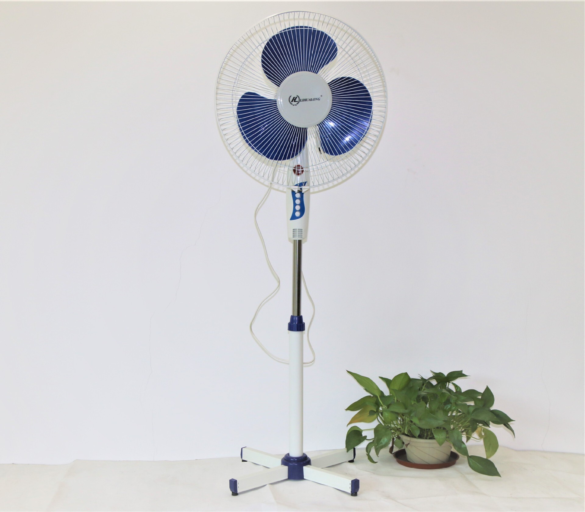 Export-priced cross-crossing fan, Africa, Middle East, Eastern Europe, New Frontier Trade Application