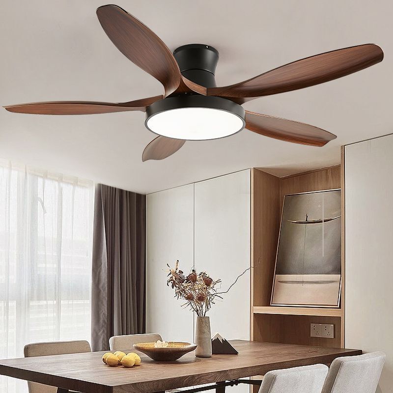 The human spirit customises the big five-leaf Nordic chandeliers, the living room fan lights, and the entire spectrum of spectral transmissions to take the top fan lights out.